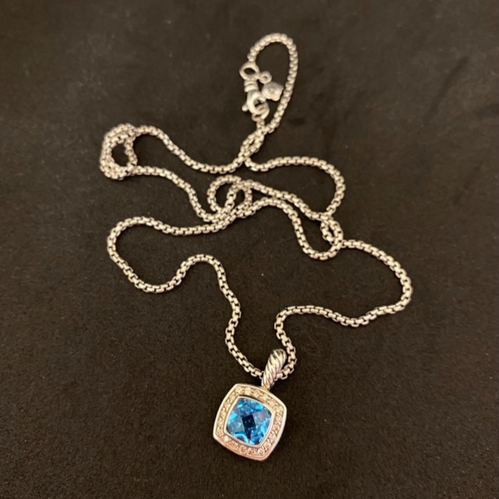 Elegant Silver Necklace with Blue Pendant